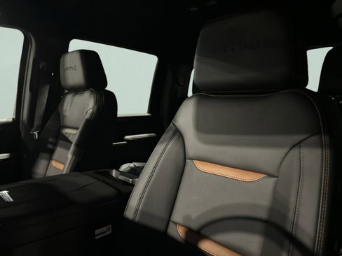 New 2026 GMC Sierra 2500 AT4 w/ Technology Package image 18