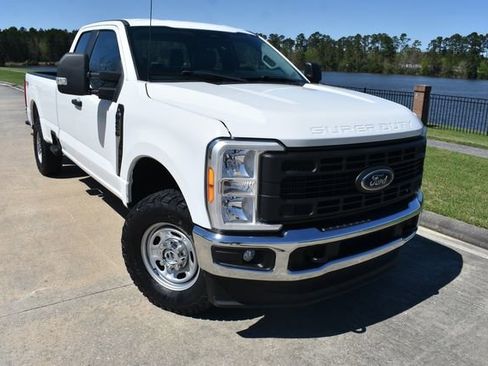 Used 2023 Ford F250 XL w/ FX4 Off-Road Package image 2