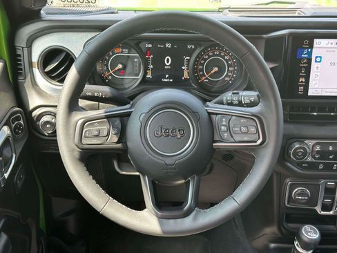 Used 2025 Jeep Wrangler Unlimited Sport AWD/4WD image 12
