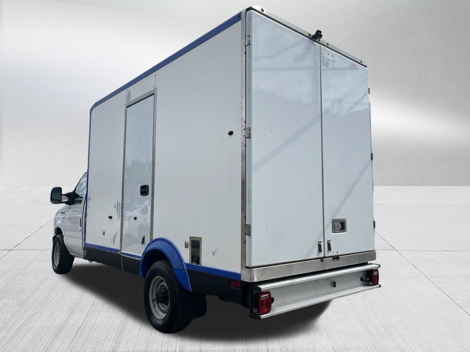 Used 2023 Ford E-350 and Econoline 350 Super Duty w/ Power Windows & Locks Group RWD image 8