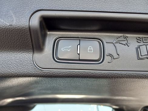 Used 2024 Ford Explorer XLT w/ Equipment Group 202A image 12