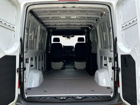 New 2025 Mercedes-Benz Sprinter 2500 image 12