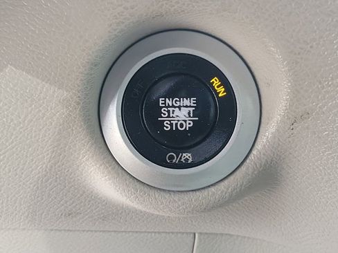 Used 2017 Chrysler Pacifica Touring-L Plus w/ Advanced Safetytec Group FWD image 27