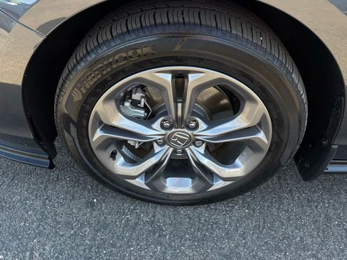 Used 2023 Honda Accord EX-L image 9