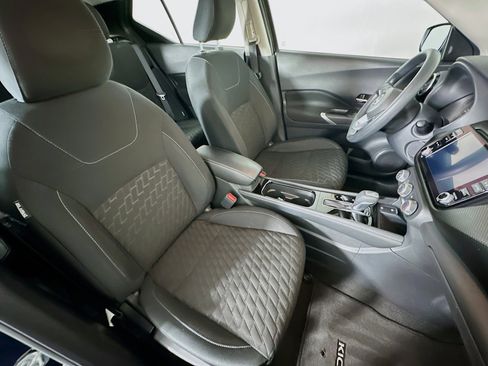 Used 2023 Nissan Kicks SV image 27