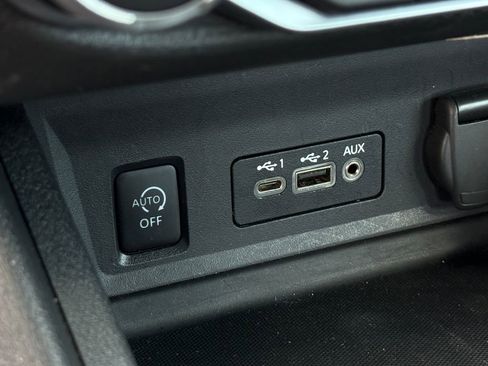 Used 2024 Nissan Sentra SV image 28