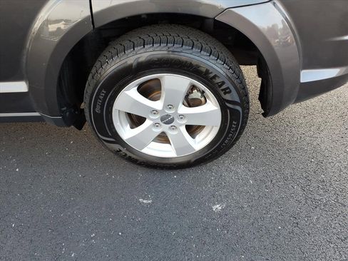 Used 2017 Dodge Journey SE w/ Flexible Seating Group image 7