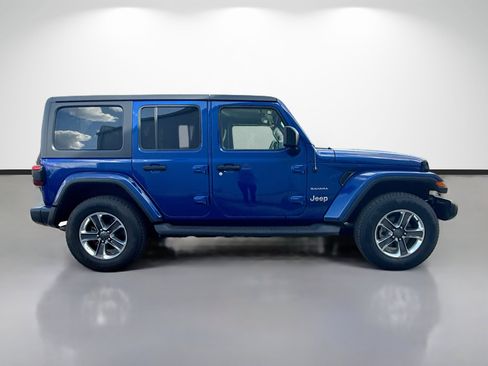 Used 2018 Jeep Wrangler Unlimited Sahara AWD/4WD image 2
