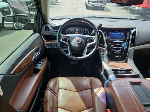 Used 2015 Cadillac Escalade ESV Premium AWD/4WD image 9