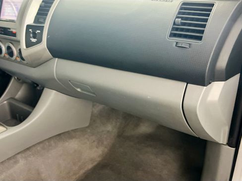 Used 2005 Toyota Tacoma PreRunner RWD image 34