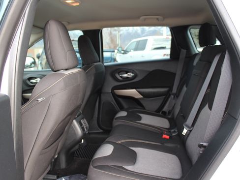 Used 2017 Jeep Cherokee Sport w/ Cold Weather Group image 59