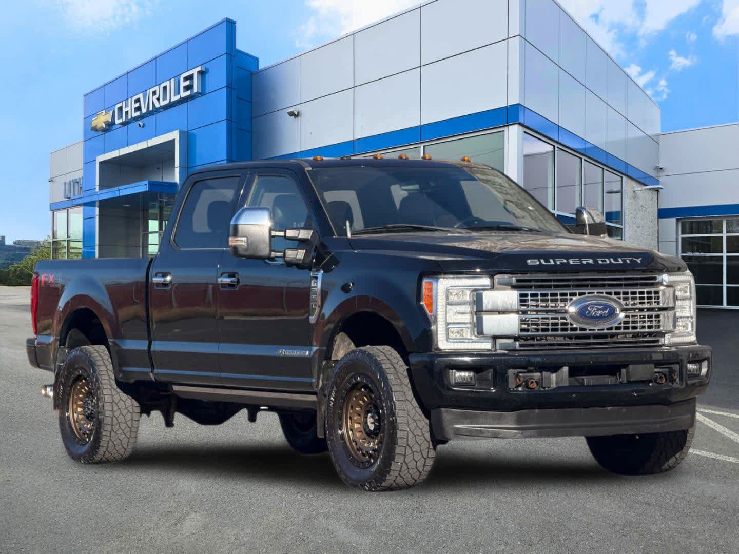Used 2017 Ford F350 Platinum w/ Platinum Ultimate Package AWD/4WD image 9