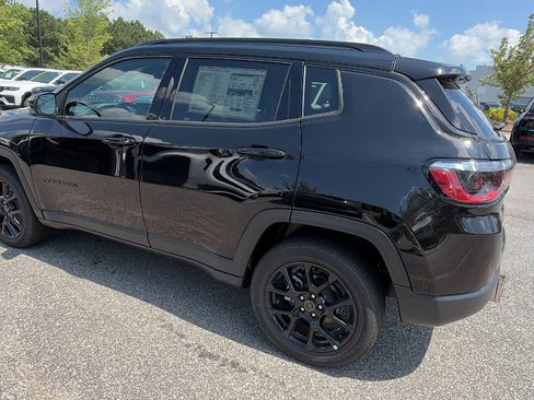 New 2026 Jeep Compass Latitude AWD/4WD image 10