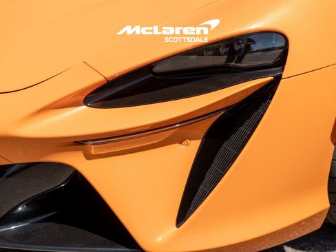 Used 2025 McLaren Artura Spider RWD image 20