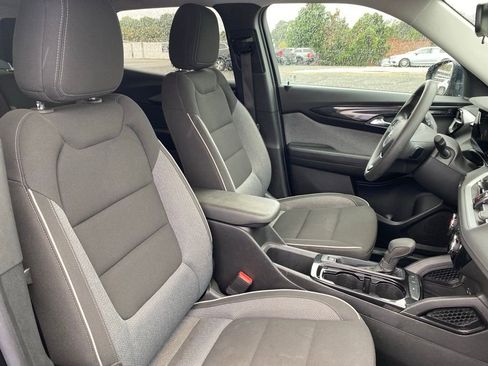 Used 2024 Chevrolet TrailBlazer LT image 21