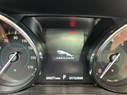 Used 2020 Jaguar F-PACE AWD/4WD image 10