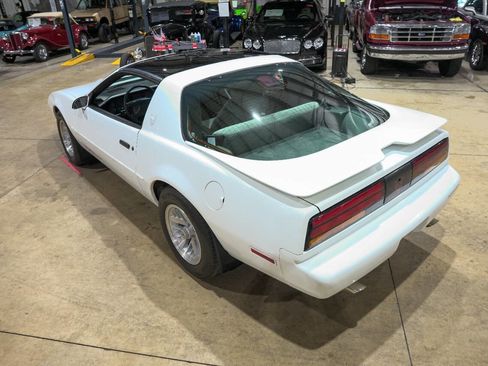 Used 1991 Pontiac Firebird Formula image 16