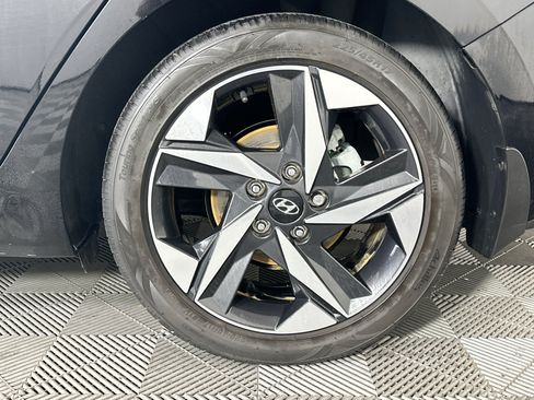 Used 2023 Hyundai Elantra SEL w/ Convenience Package FWD image 11
