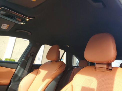 Used 2025 Mercedes-Benz GLC 300 image 28