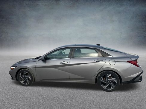 Used 2025 Hyundai Elantra Limited FWD image 36