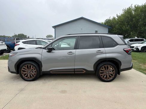 Used 2025 Subaru Forester Sport AWD/4WD image 3