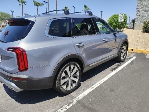 Certified 2022 Kia Telluride EX w/ EX Premium Package AWD/4WD image 12