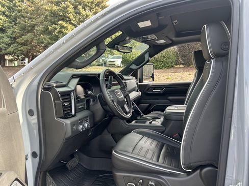 Used 2025 GMC Sierra 2500 AT4X image 43