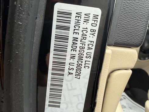 Used 2021 Jeep Grand Cherokee Limited AWD/4WD image 16