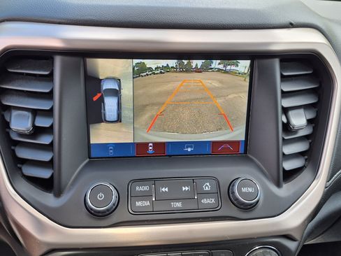 Used 2017 GMC Acadia Denali w/ Technology Package FWD image 24