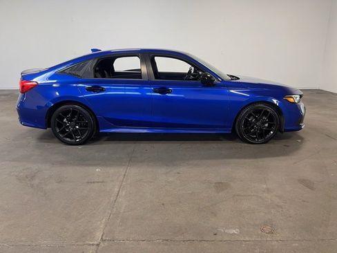 Used 2022 Honda Civic Sport image 2