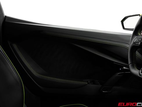 Used 2025 Lamborghini Revuelto AWD/4WD image 31