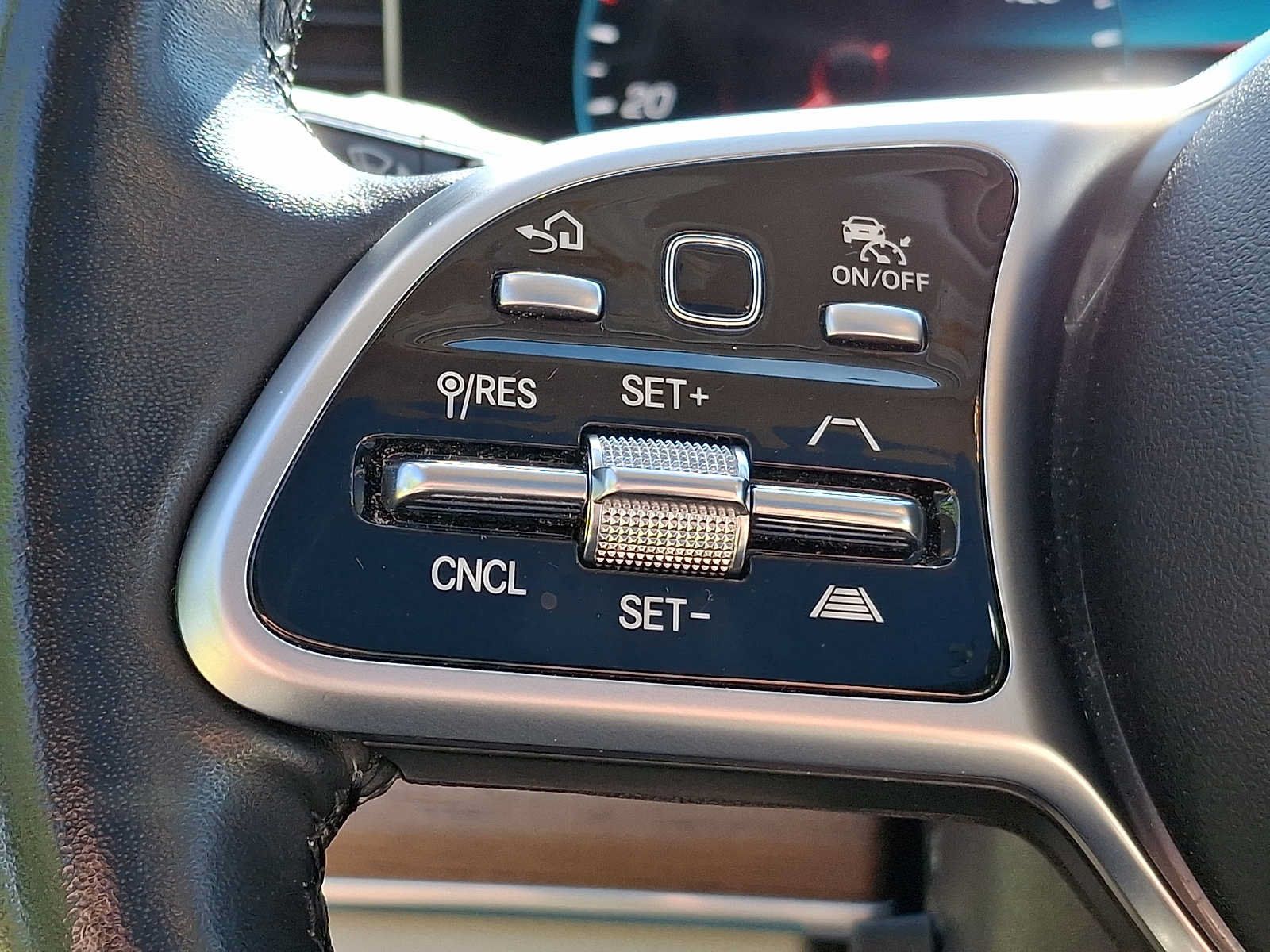 Used 2022 Mercedes-Benz GLE 350 4MATIC image 17