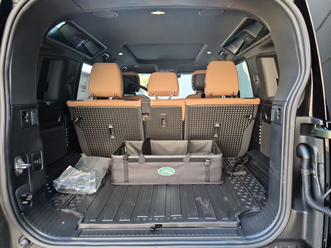 New 2026 Land Rover Defender 110 X-Dynamic SE AWD/4WD image 37