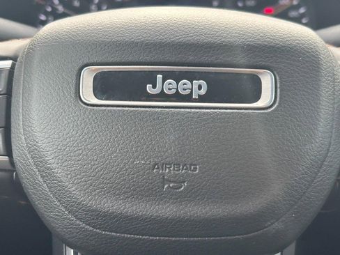 Used 2022 Jeep Compass Limited image 18