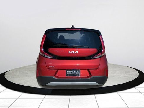 Used 2023 Kia Soul LX image 4