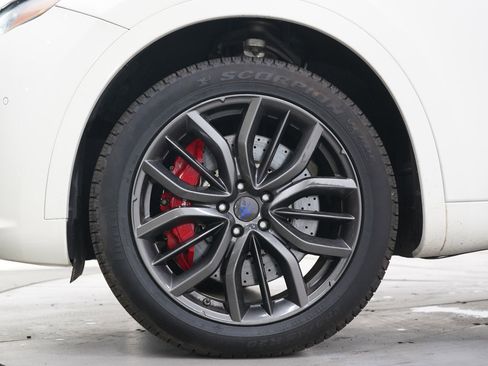 Used 2019 Maserati Levante GTS AWD/4WD image 29