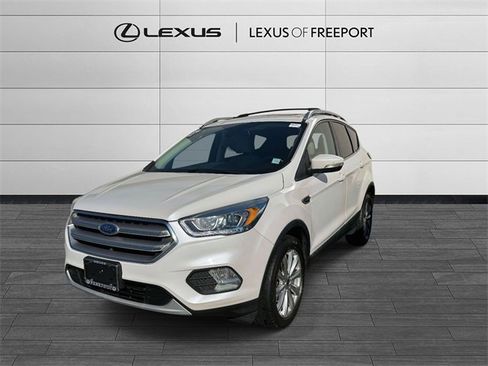 Used 2017 Ford Escape Titanium image 3