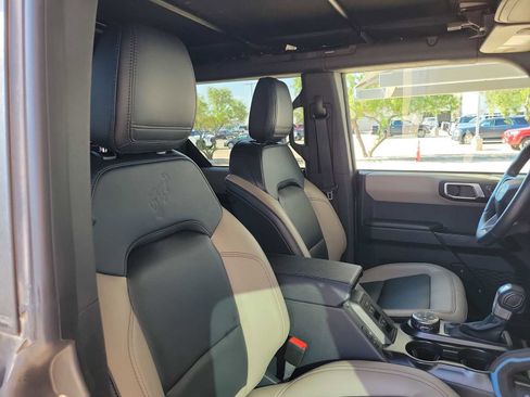 Used 2024 Ford Bronco Wildtrak image 18