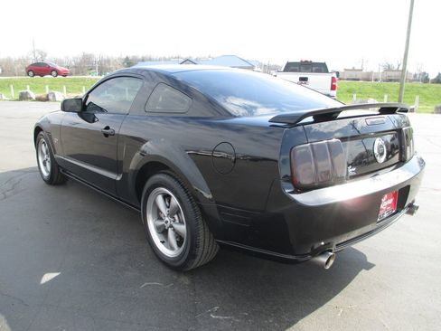Used 2005 Ford Mustang GT image 7
