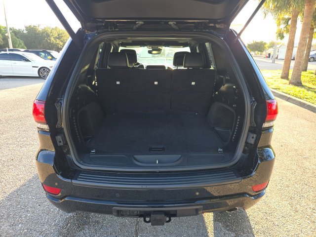 Used 2020 Jeep Grand Cherokee Altitude AWD/4WD image 9