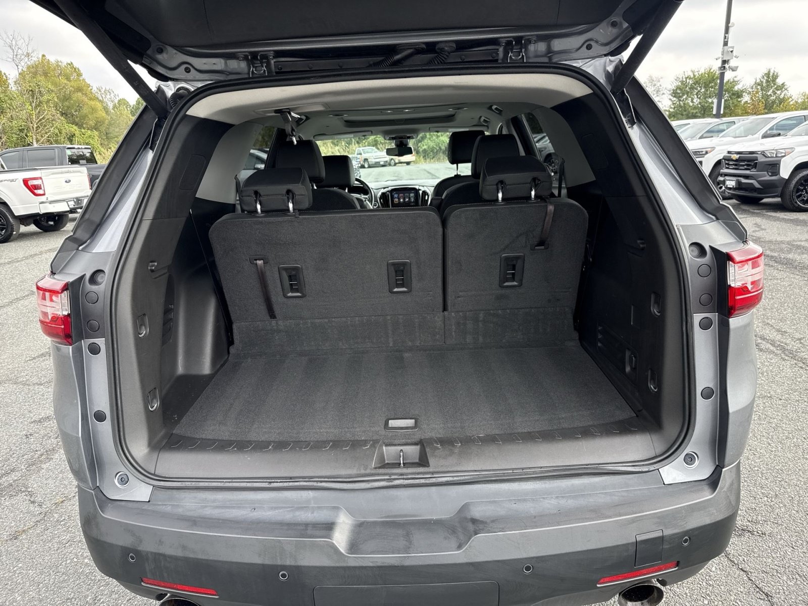 Used 2019 Chevrolet Traverse RS w/ LPO, Floor Liner Package AWD/4WD image 28