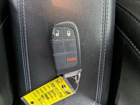 Used 2022 Jeep Compass Latitude FWD image 28