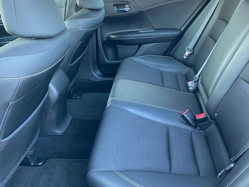 Used 2017 Honda Accord LX image 15
