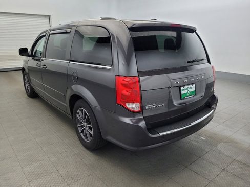 Used 2017 Dodge Grand Caravan SXT FWD image 5