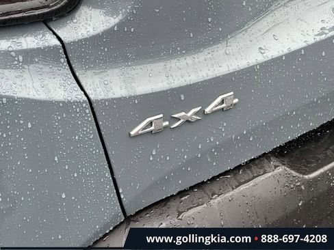Used 2017 Jeep Renegade Latitude w/ Cold Weather Group AWD/4WD image 8
