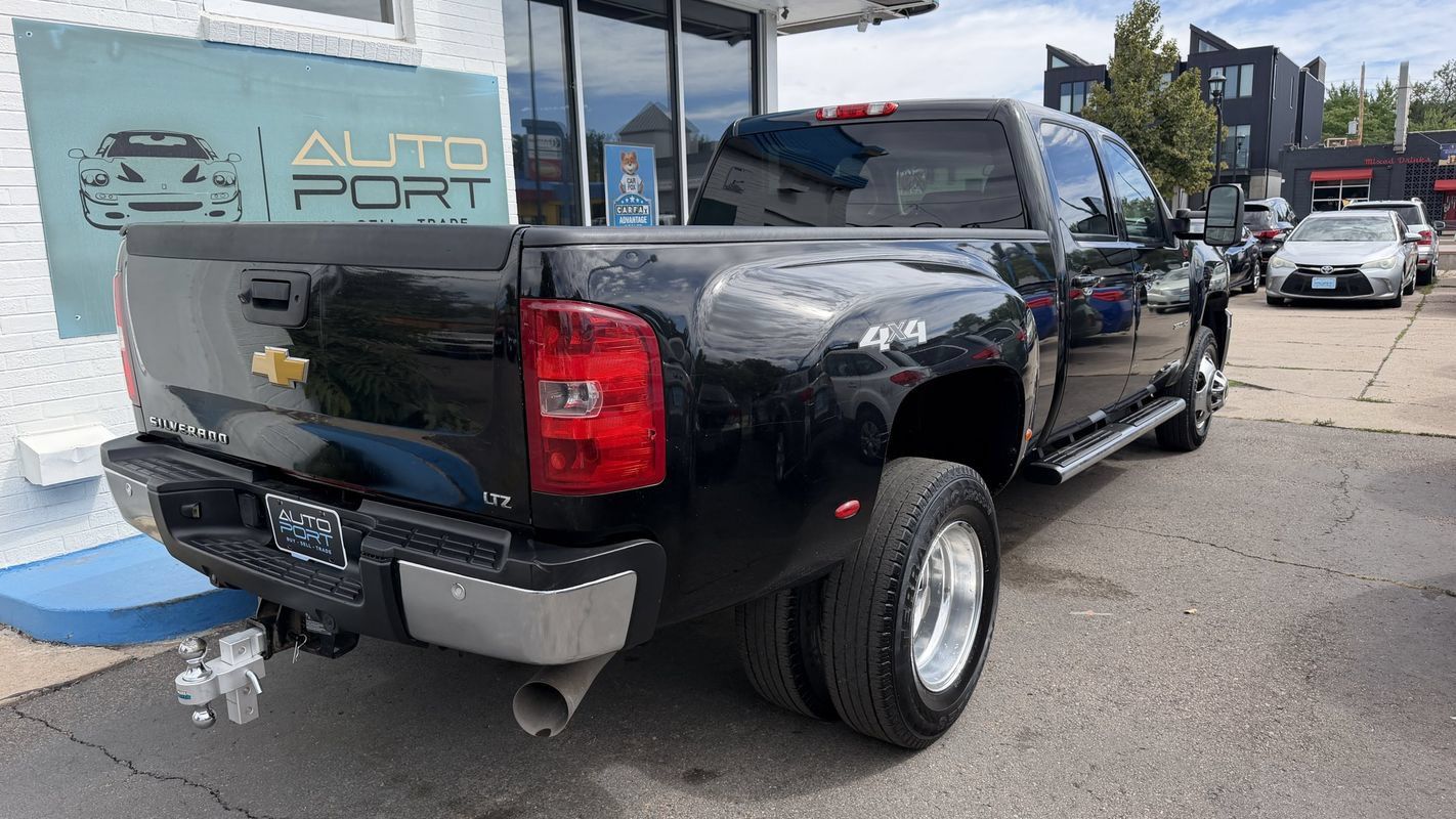 Used 2014 Chevrolet Silverado 3500 LTZ w/ LTZ Plus Package AWD/4WD image 2