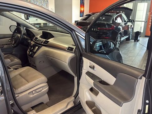 Used 2016 Honda Odyssey EX-L image 42