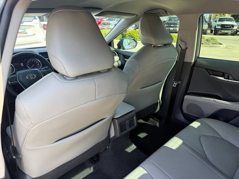 Used 2021 Toyota Camry XLE FWD image 28