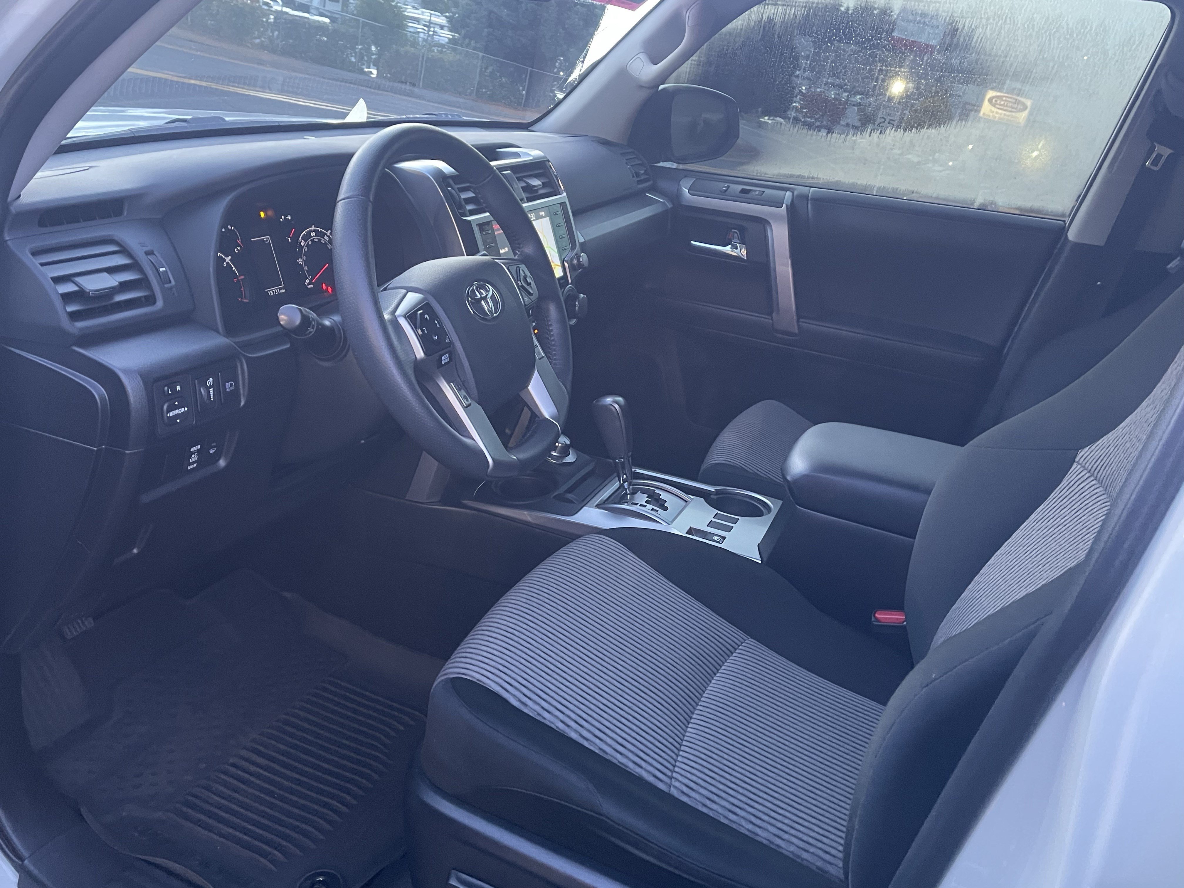 Used 2022 Toyota 4Runner SR5 AWD/4WD image 10