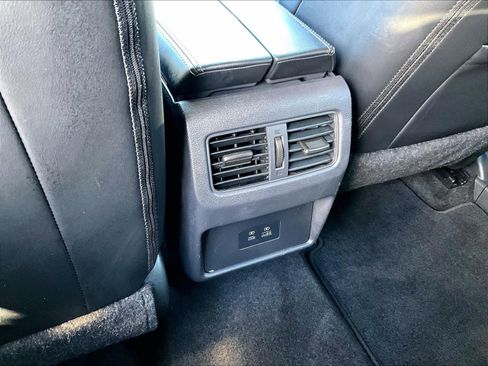 Used 2023 Nissan Rogue SV w/ SV Premium B Package image 28